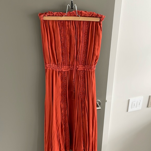 Gorgeous sleeveless dress - Picture 1 of 3